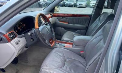 2002 Lexus LS 430