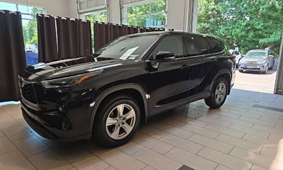 2021 Toyota Highlander LE