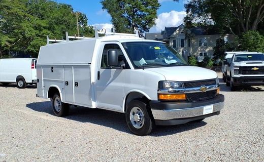 2025 Chevrolet Express 3500 Cutaway 139