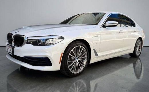 2019 BMW 530E