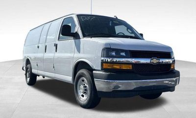 2025 Chevrolet Express EXT