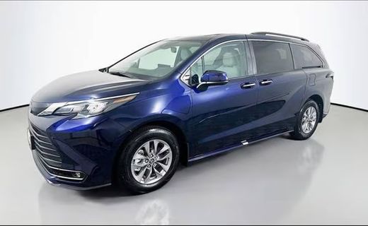 2026 Toyota Sienna XLE