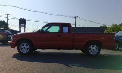 2001 Chevrolet S-10 Pickup Base