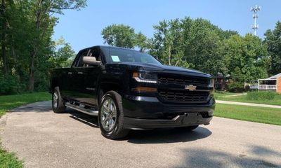 2019 Chevrolet Silverado LD Custom