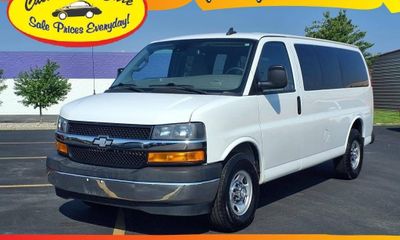 2019 Chevrolet Express LT