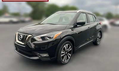 2019 Nissan Kicks S