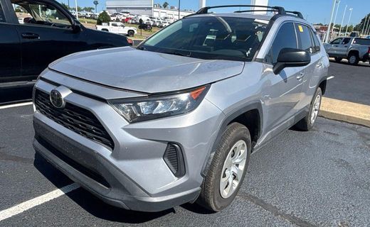 2020 Toyota RAV4 LE
