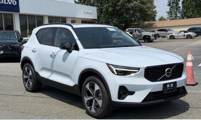 2026 Volvo XC40 Plus Dark