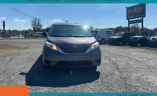2014 Toyota Sienna LE