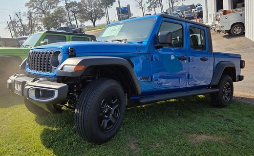 2026 Jeep Gladiator Sport