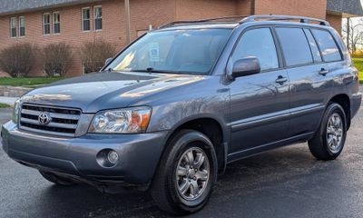 2004 Toyota Highlander STD