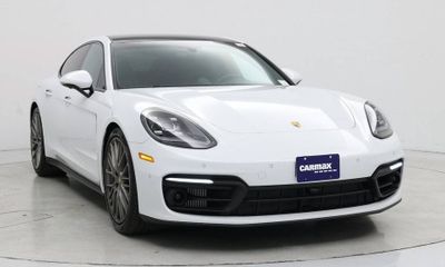 2023 Porsche Panamera 4 Platinum