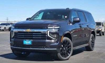 2026 Chevrolet Suburban LT