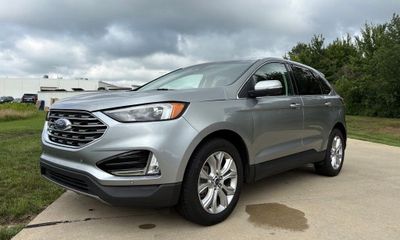 2022 Ford Edge Titanium