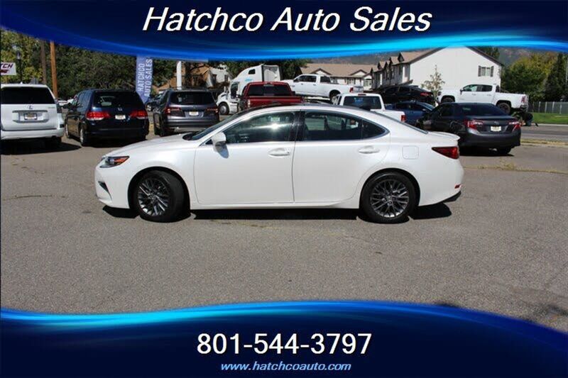 2018 Lexus ES — a typically priced live listing