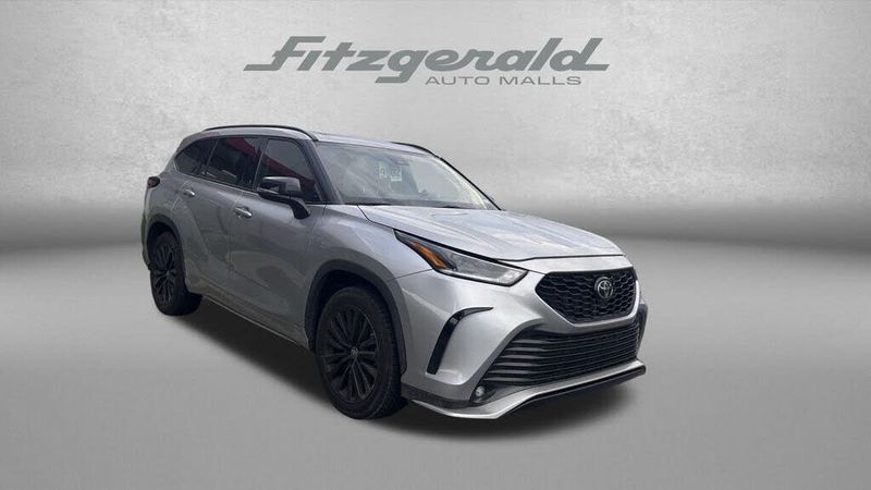 2024 Toyota Highlander — a typically priced live listing