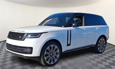 2025 Land Rover Range SE