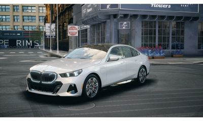 2027 BMW 550e xDrive