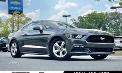 2017 Ford Mustang V6 Coupe