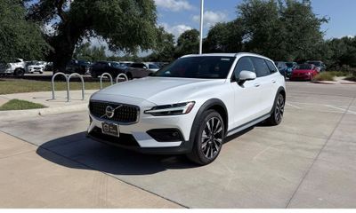 2026 Volvo V60CC Ultra