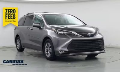 2024 Toyota Sienna XLE