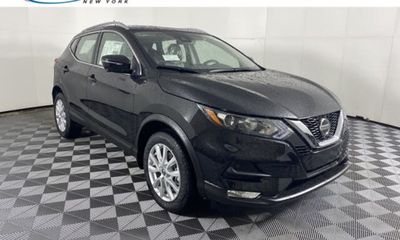2022 Nissan Rogue Sport SV