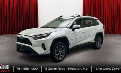 2025 Toyota RAV4 XLE Premium