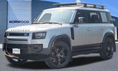 2023 Land Rover Defender 110 SE