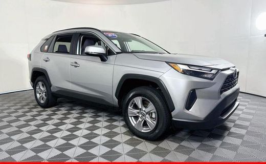 2025 Toyota RAV4 XLE