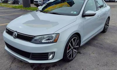 2013 Volkswagen Jetta Gli Base
