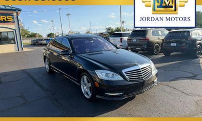 2011 Mercedes-Benz S-Class S550 4 Matic
