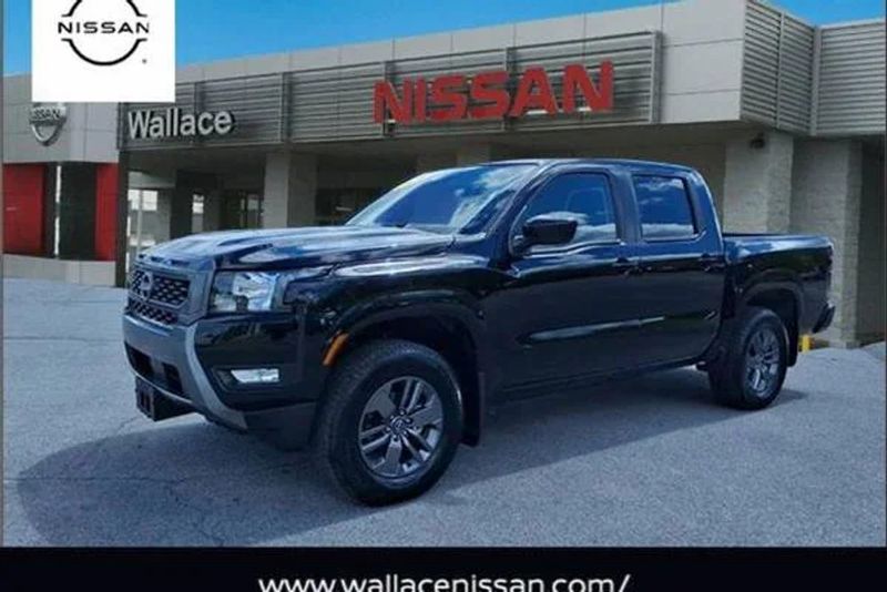 2025 Nissan Frontier — a typically priced live listing