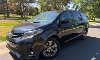 2020 Toyota Sienna S Grade