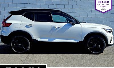 2026 Volvo XC40 Ultra Black Edition