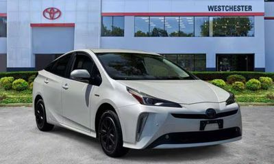 2019 Toyota Prius LE XLE