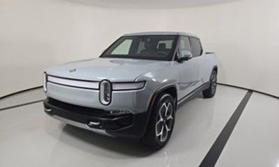 2024 Rivian R1T Adventure