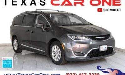 2017 Chrysler Pacifica Touring L