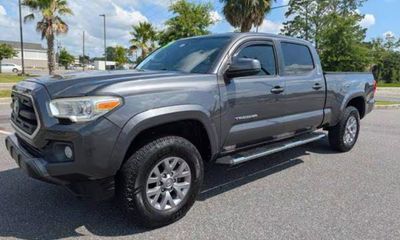 2017 Toyota Tacoma SR5 TRD Sport