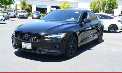2024 Volvo S60 Plus Black Edition