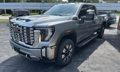 2025 GMC Sierra HD Denali