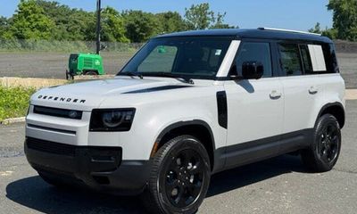 2026 Land Rover Defender 110 S