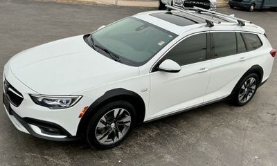 2018 Buick Regal Tourx Essence