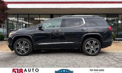 2017 GMC Acadia Denali