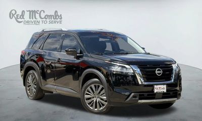 2024 Nissan Pathfinder SL