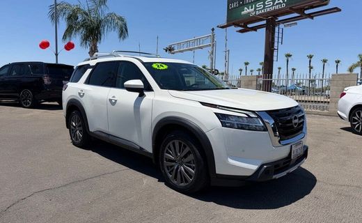2024 Nissan Pathfinder SL