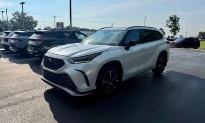 2022 Toyota Highlander XSE