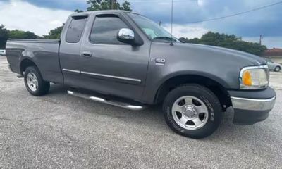 2002 Ford F-150 XL