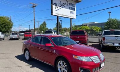 2010 Lincoln MKS Base