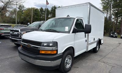 2025 Chevrolet Express 3500 Cutaway 139