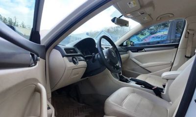 2014 Volkswagen Passat SE